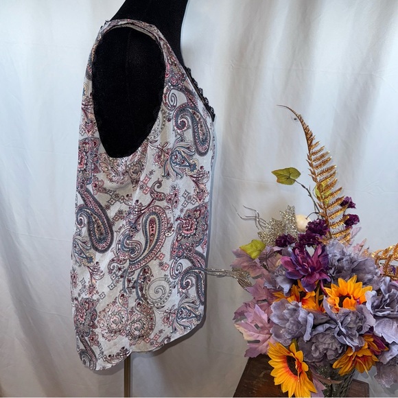 White House Black Market Paisley Lace Trim Sleeveless V-Neck Blouse Boho Chic - Picture 5 of 9